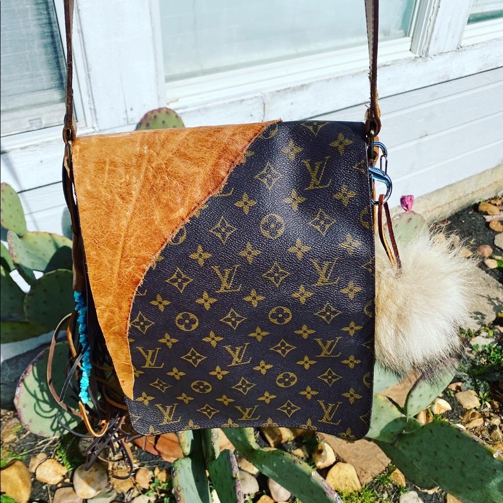 Louis Vuitton GM Salsa Musette crossbody fringe turquoise leather
